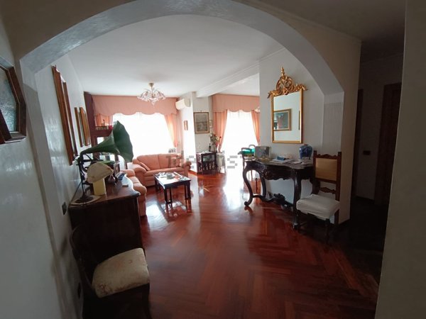 appartamento in vendita a Napoli in zona Arenella