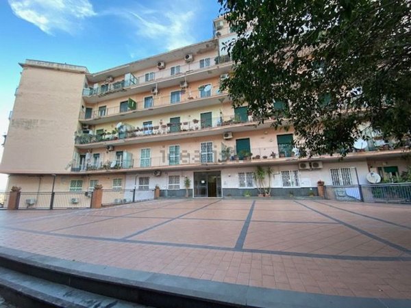 appartamento in vendita a Napoli in zona Chiaia