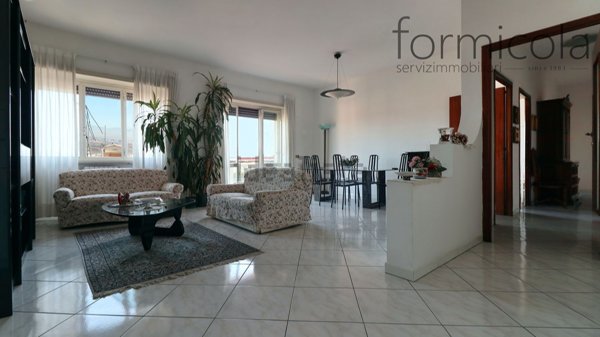 appartamento in vendita a Napoli in zona Arenella