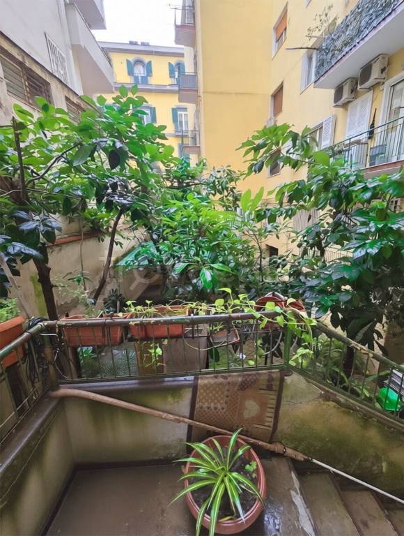 appartamento in vendita a Napoli in zona Arenella