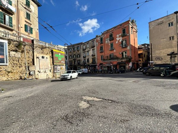 appartamento in vendita a Napoli in zona Avvocata