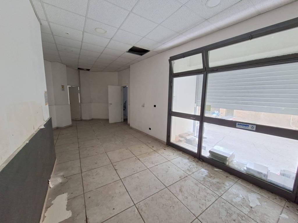 ufficio in vendita a Napoli in zona Soccavo