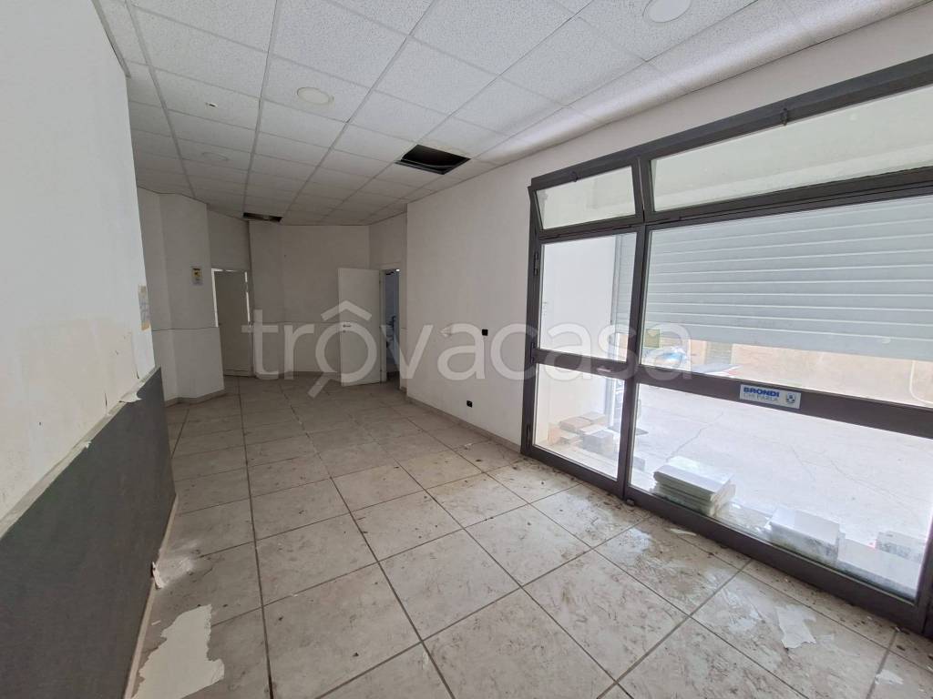 ufficio in vendita a Napoli in zona Soccavo