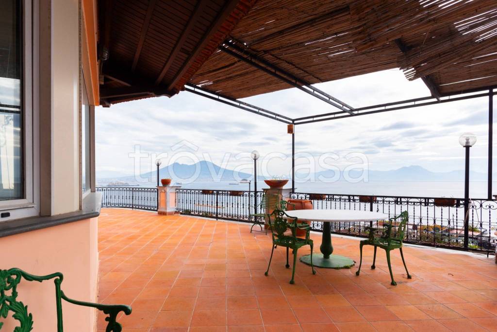 appartamento in vendita a Napoli in zona Posillipo