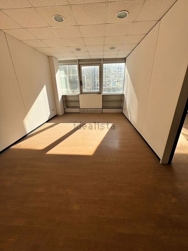 ufficio in vendita a Napoli in zona Poggioreale