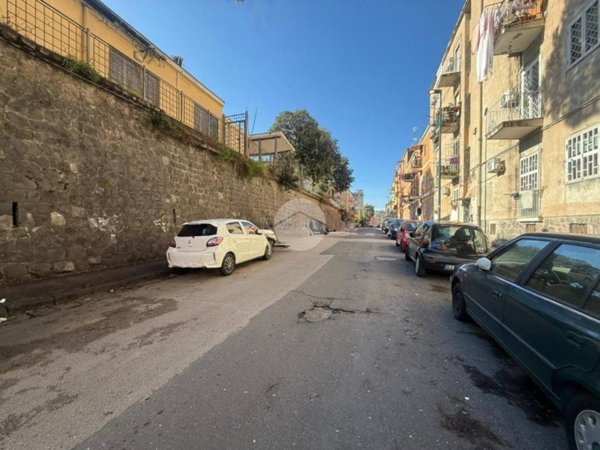 appartamento in vendita a Napoli in zona Fuorigrotta