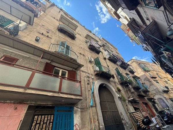 appartamento in vendita a Napoli in zona Pendino / San Giuseppe