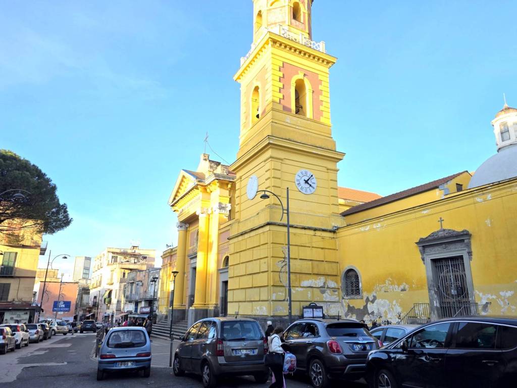 negozio in vendita a Napoli in zona Ponticelli