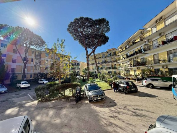 appartamento in vendita a Napoli in zona Bagnoli