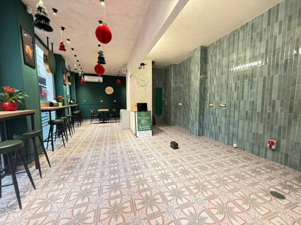 negozio in vendita a Napoli in zona Montecalvario