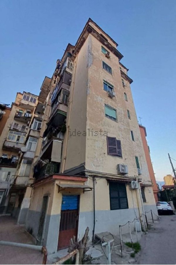 appartamento in vendita a Napoli in zona Bagnoli
