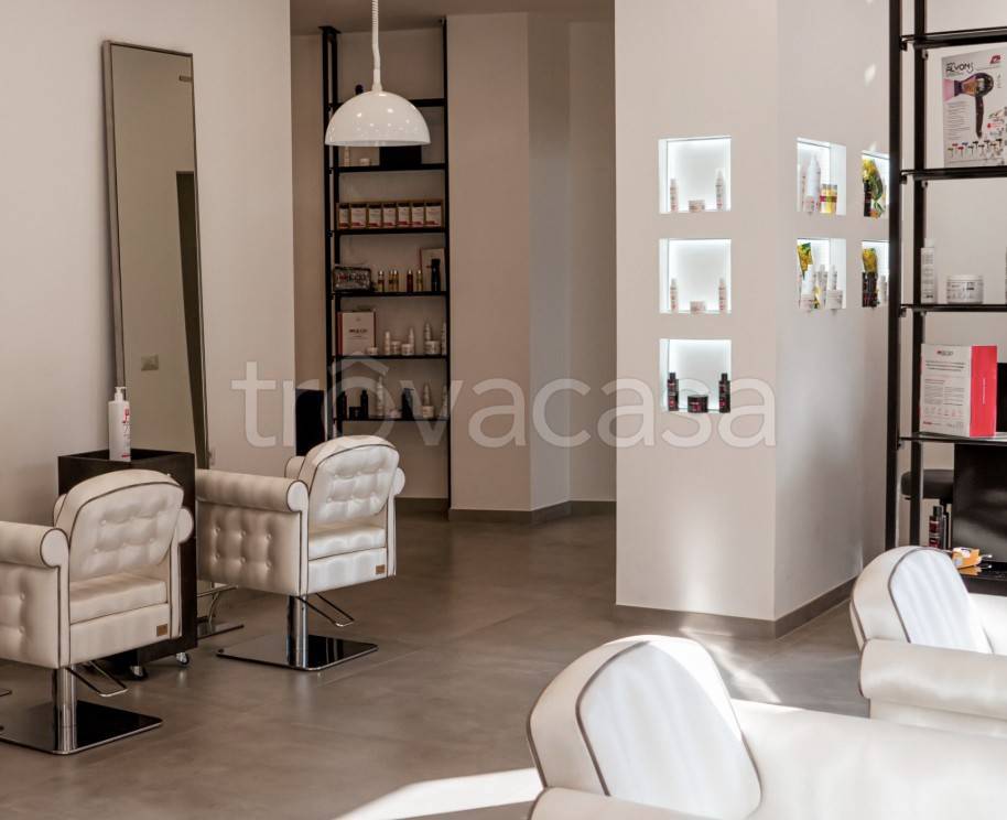 negozio in vendita a Napoli in zona Pendino / San Giuseppe