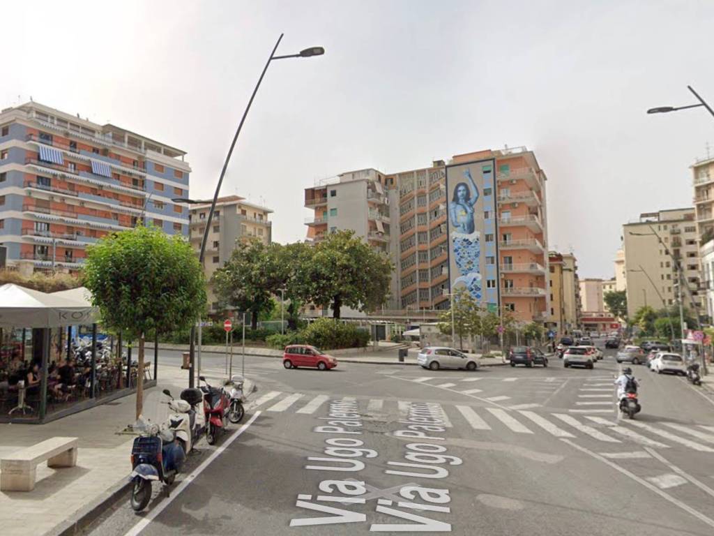 negozio in vendita a Napoli in zona Arenella