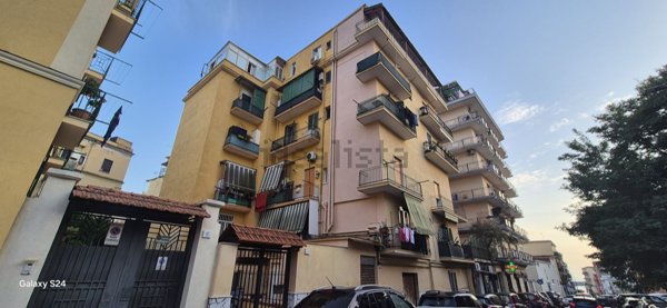 appartamento in vendita a Napoli in zona Bagnoli
