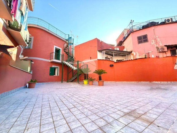 appartamento in vendita a Napoli in zona Bagnoli