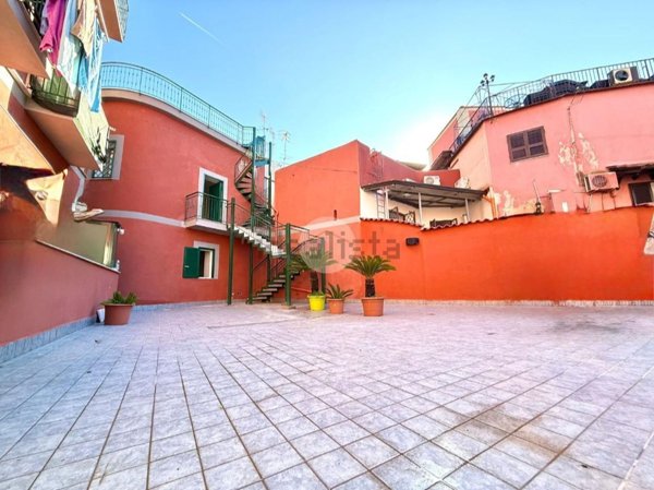 appartamento in vendita a Napoli in zona Bagnoli