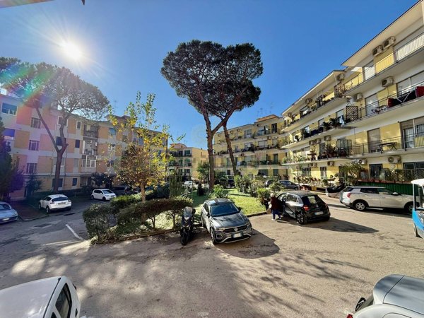 appartamento in vendita a Napoli in zona Bagnoli