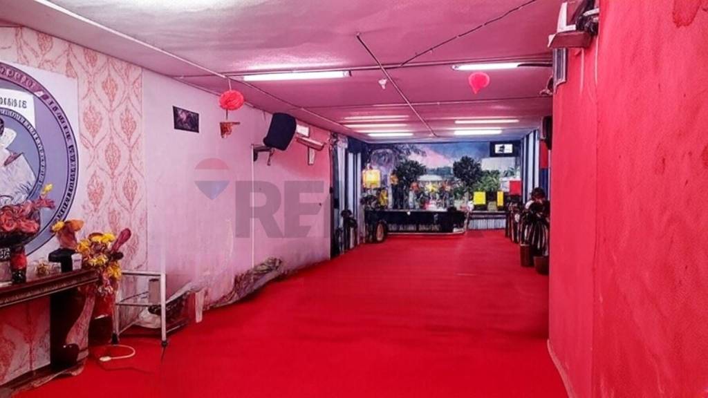 negozio in vendita a Napoli in zona Pendino / San Giuseppe