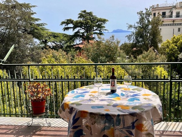 appartamento in vendita a Napoli in zona Posillipo