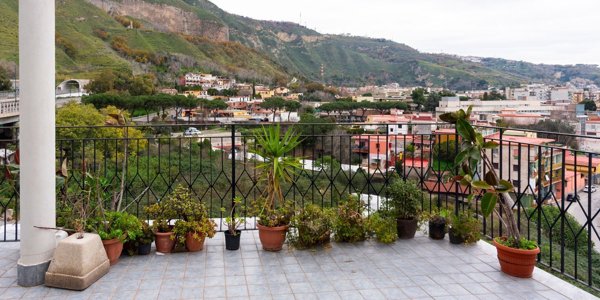 appartamento in vendita a Napoli in zona Chiaia