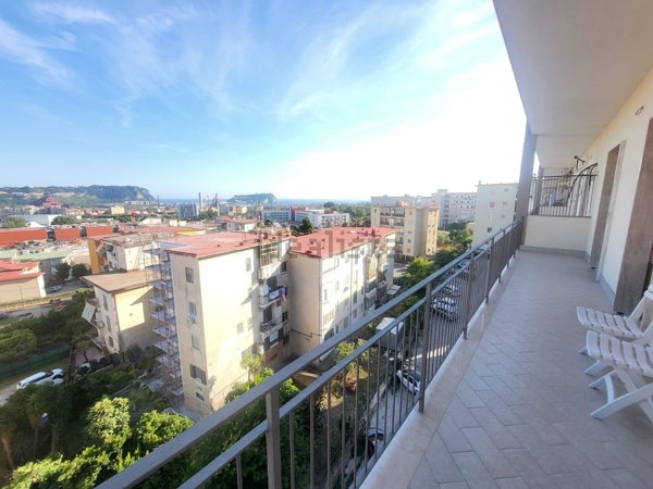 appartamento in vendita a Napoli in zona Bagnoli