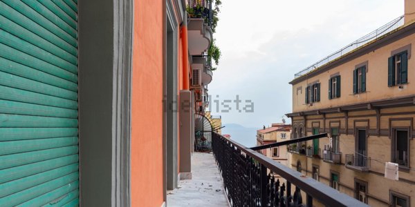 appartamento in vendita a Napoli in zona Chiaia
