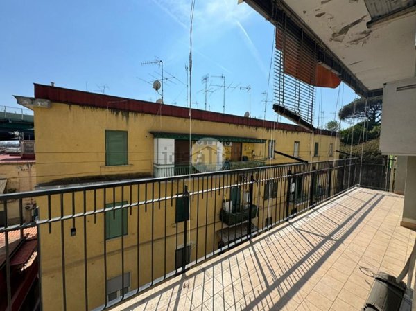 appartamento in vendita a Napoli in zona San Carlo all'Arena