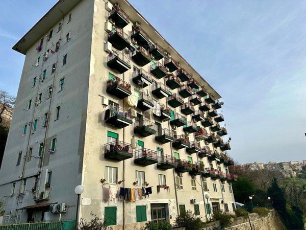 appartamento in vendita a Napoli in zona Fuorigrotta