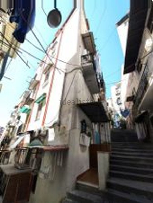 appartamento in vendita a Napoli in zona San Ferdinando