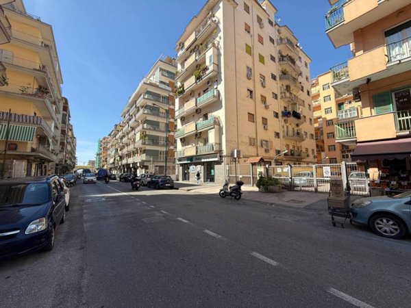 appartamento in vendita a Napoli in zona Fuorigrotta
