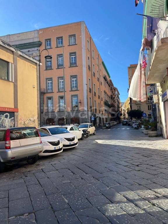 appartamento in vendita a Napoli in zona Pendino / San Giuseppe