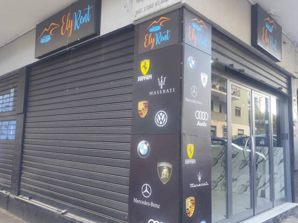 negozio in vendita a Napoli in zona Capodimonte / Colli Aminei