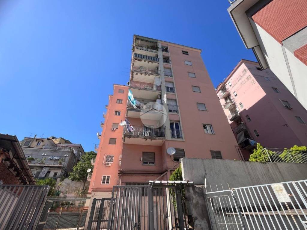 appartamento in vendita a Napoli in zona Stella