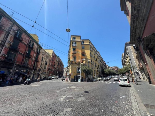 appartamento in vendita a Napoli in zona Stella