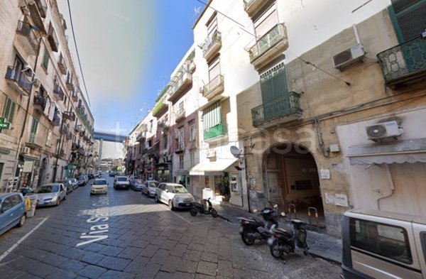 appartamento in vendita a Napoli in zona San Carlo all'Arena