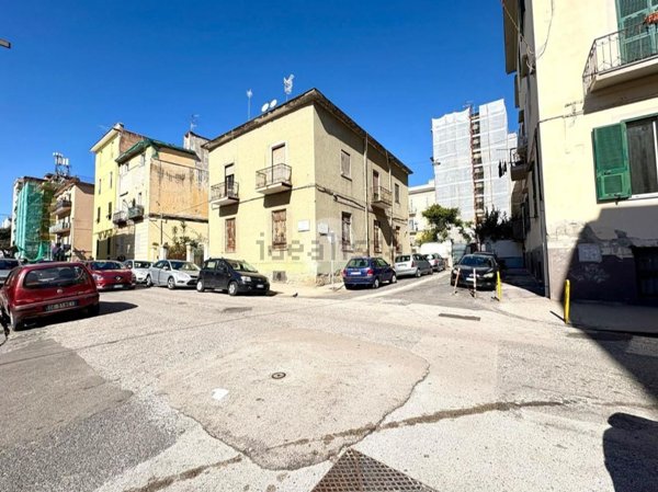 appartamento in vendita a Napoli in zona Bagnoli