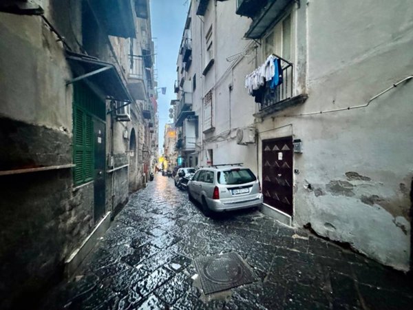 appartamento in vendita a Napoli in zona Stella