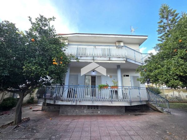 casa indipendente in vendita a Napoli in zona San Giovanni a Teduccio