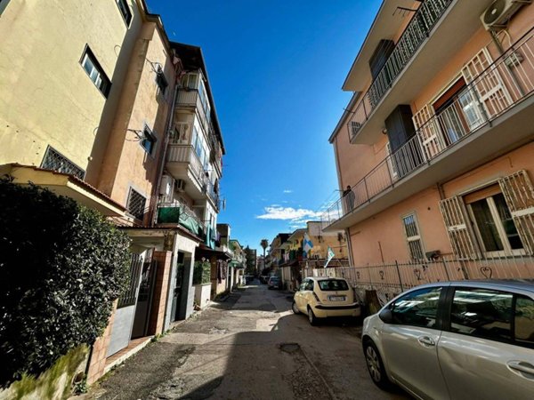 appartamento in vendita a Napoli in zona Pianura