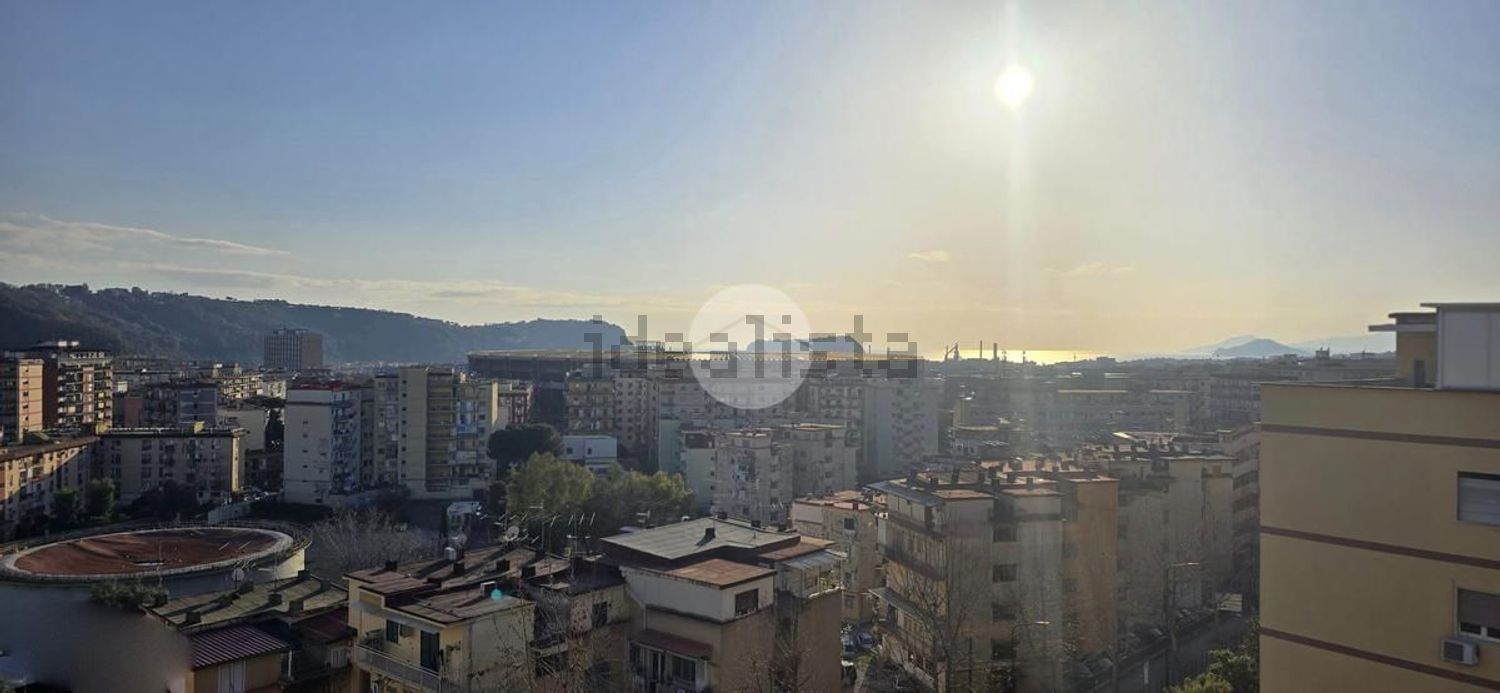 appartamento in vendita a Napoli in zona Bagnoli