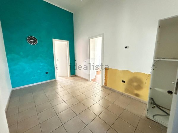 appartamento in vendita a Napoli in zona San Carlo all'Arena