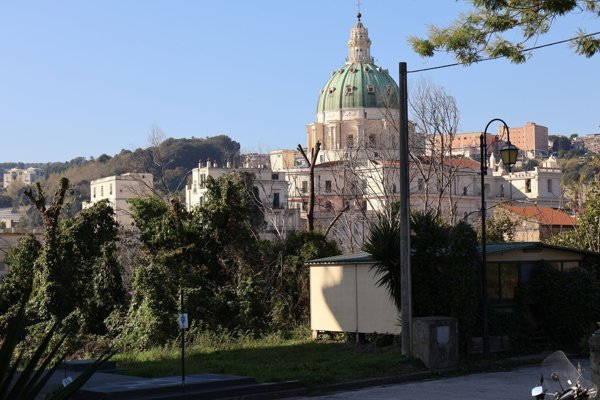 appartamento in vendita a Napoli in zona Stella