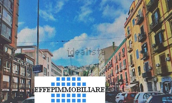 appartamento in vendita a Napoli in zona Chiaia