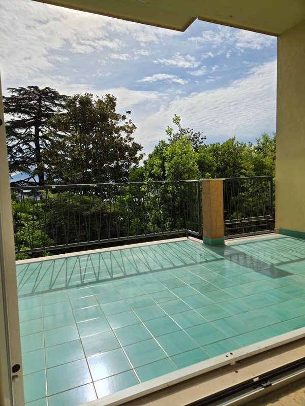 appartamento in vendita a Napoli in zona Chiaia