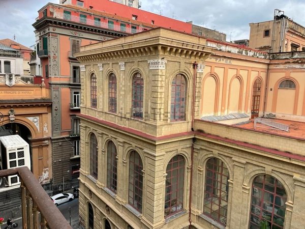 appartamento in vendita a Napoli in zona San Lorenzo