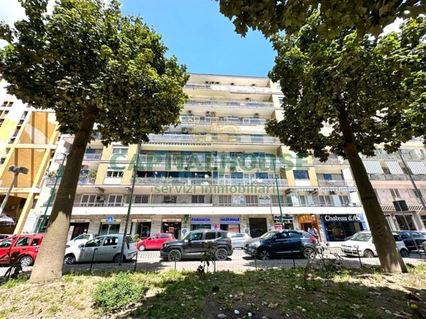 appartamento in vendita a Napoli in zona Fuorigrotta