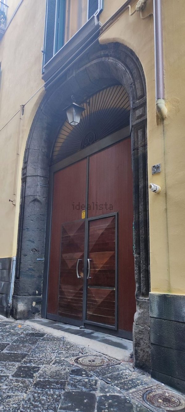 appartamento in vendita a Napoli in zona San Lorenzo