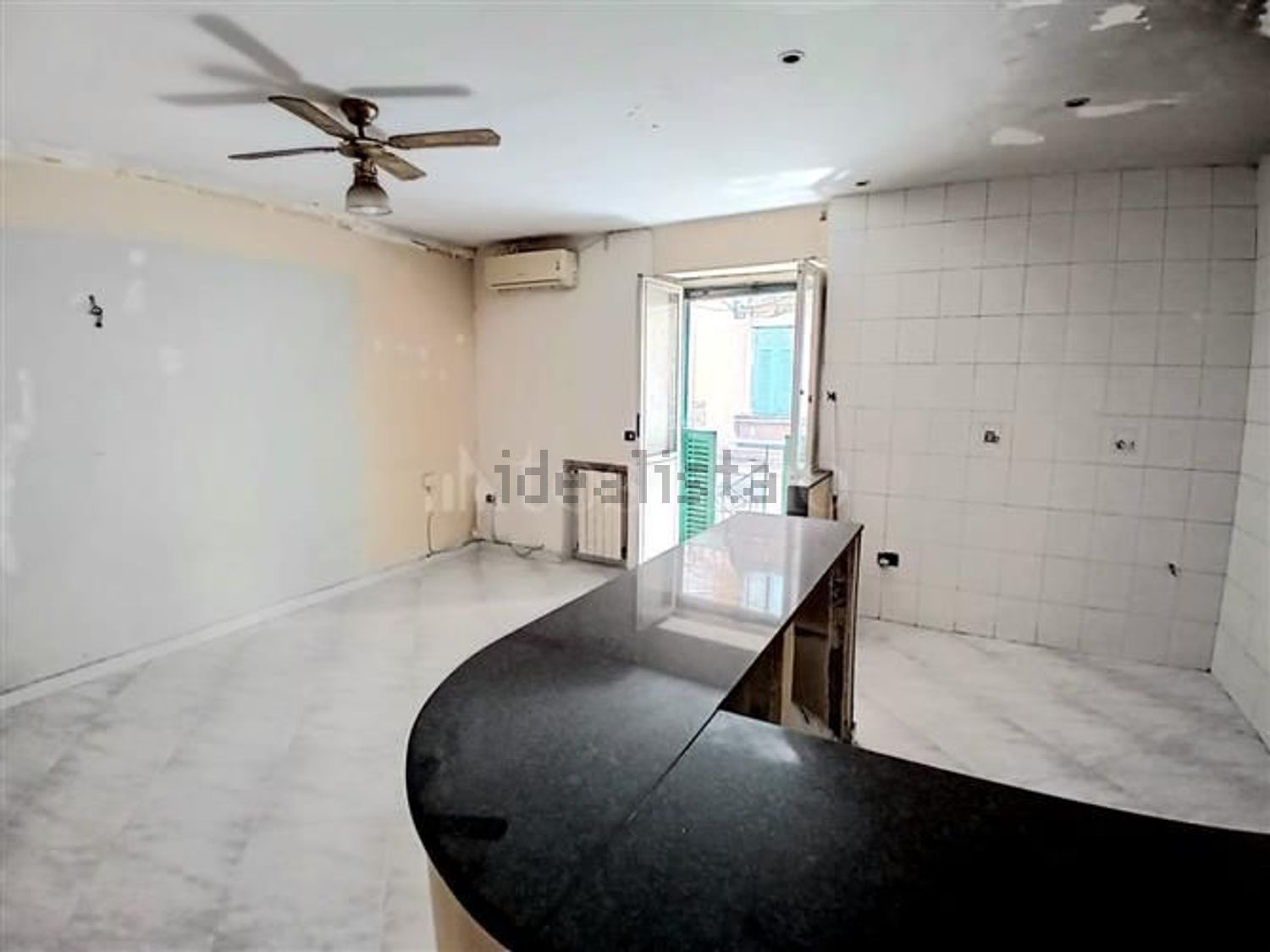 appartamento in vendita a Napoli in zona Avvocata