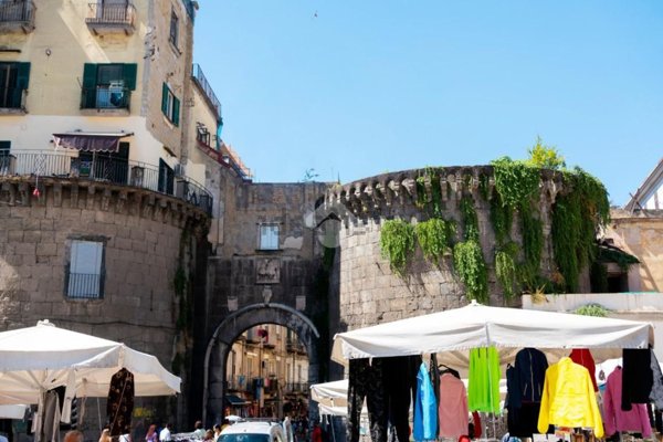 appartamento in vendita a Napoli in zona Pendino / San Giuseppe