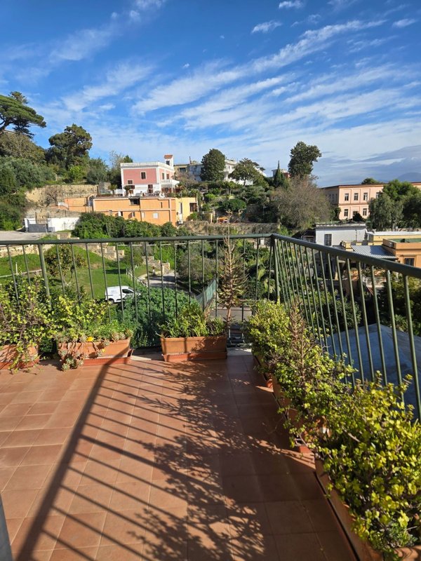 appartamento in vendita a Napoli in zona Posillipo